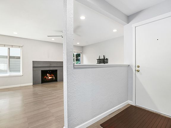 2nd image of 12635 NE 130th Way APT A103