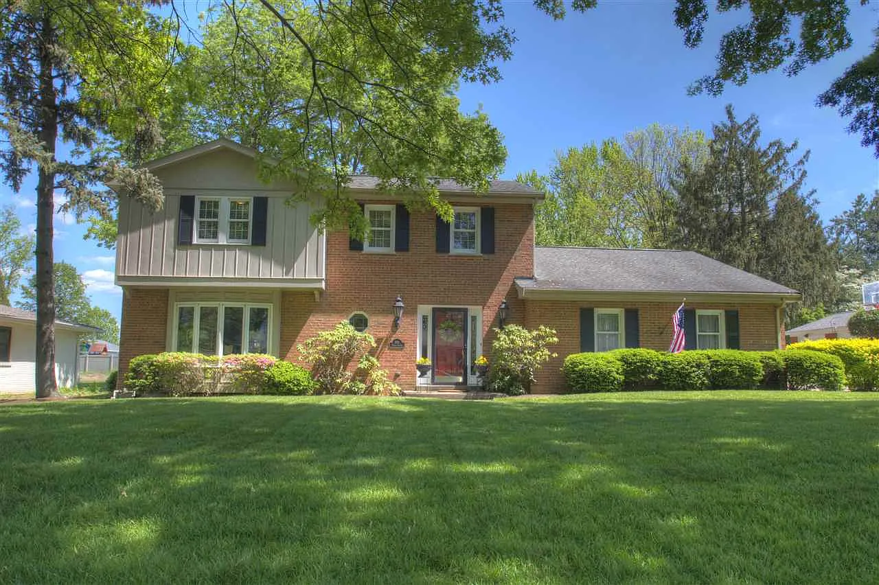 109 Vernon Dr photo 1