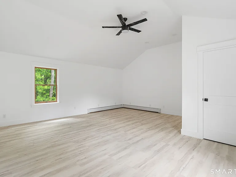 765 Norwich Ave — Photo 29