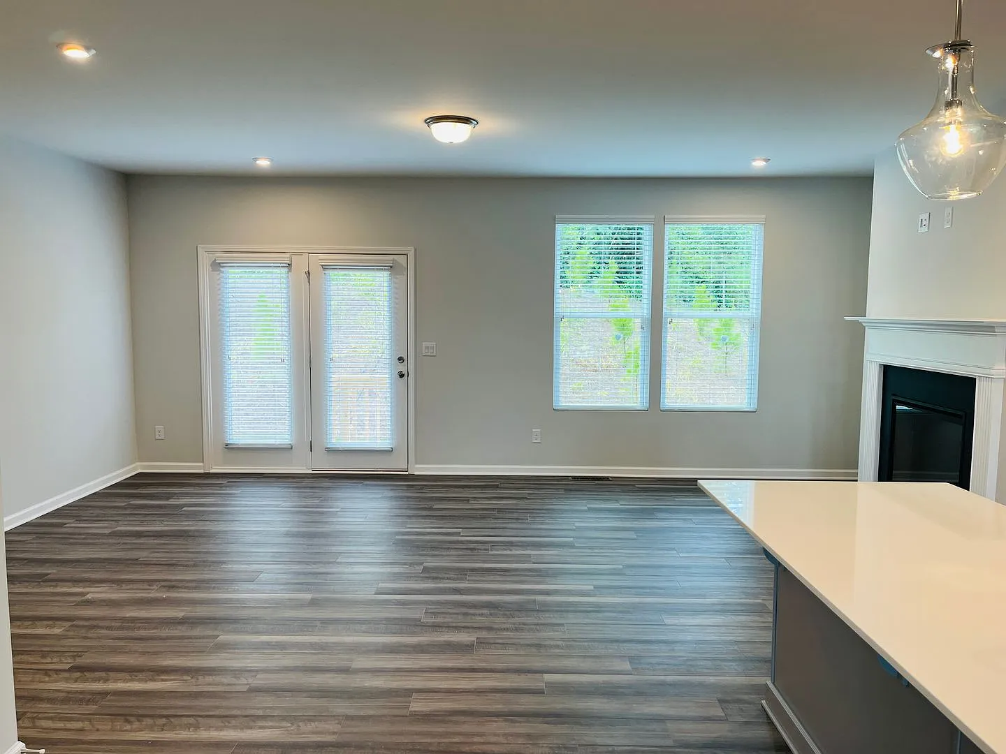Like New Townhome Located In Westside Bend! Must See! — Photo 3