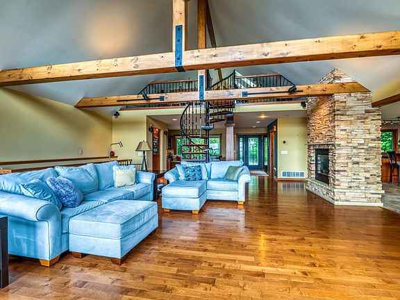 5th image of 7002 Maple Beach Ct NE