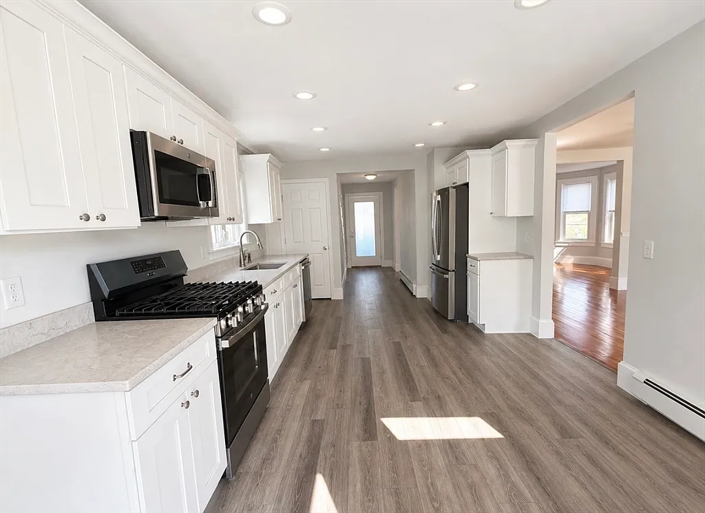 3 bed, 1.5 bath, 1496 sqft, $3,500 — Photo 4