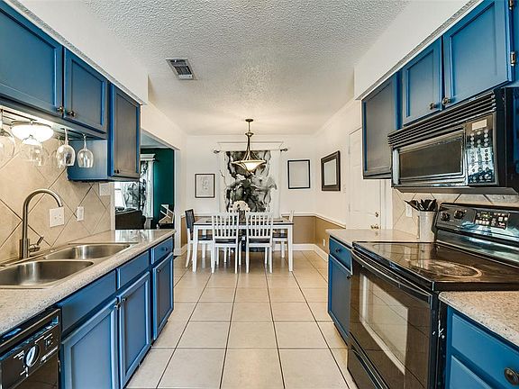 5th image of 158 Parkway Dr