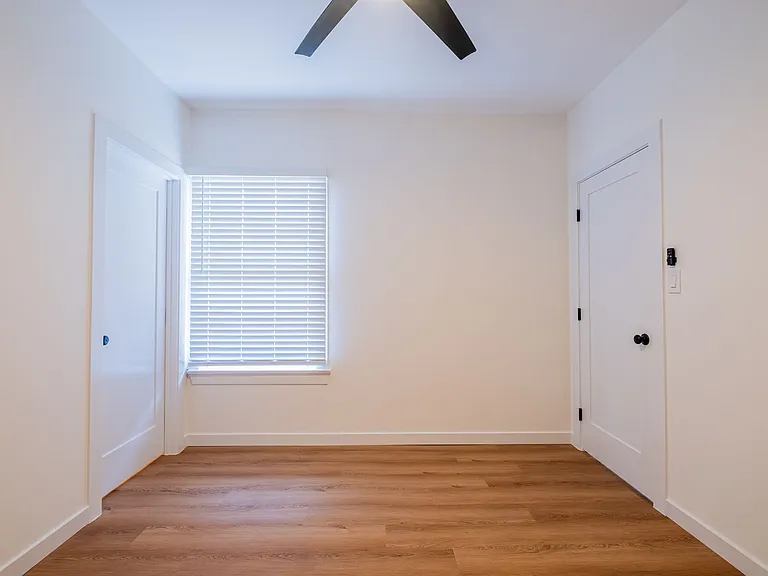 108 Broadway Residences — Photo 15