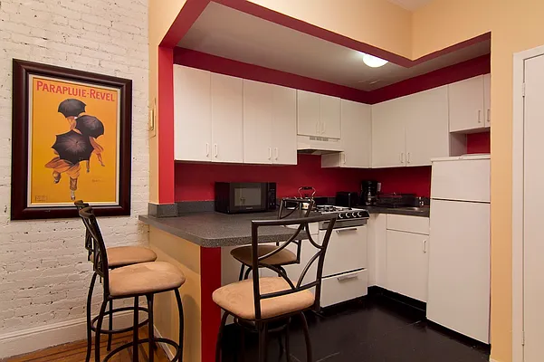 Rented by I Stay NY LLC | media 15