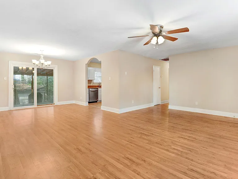 107 Sparrow Ct — Photo 9