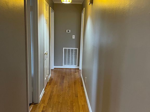 5th image of 1630 Greenhills Dr
