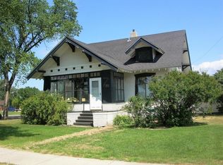 22 N 6th St, Oakes, ND 58474