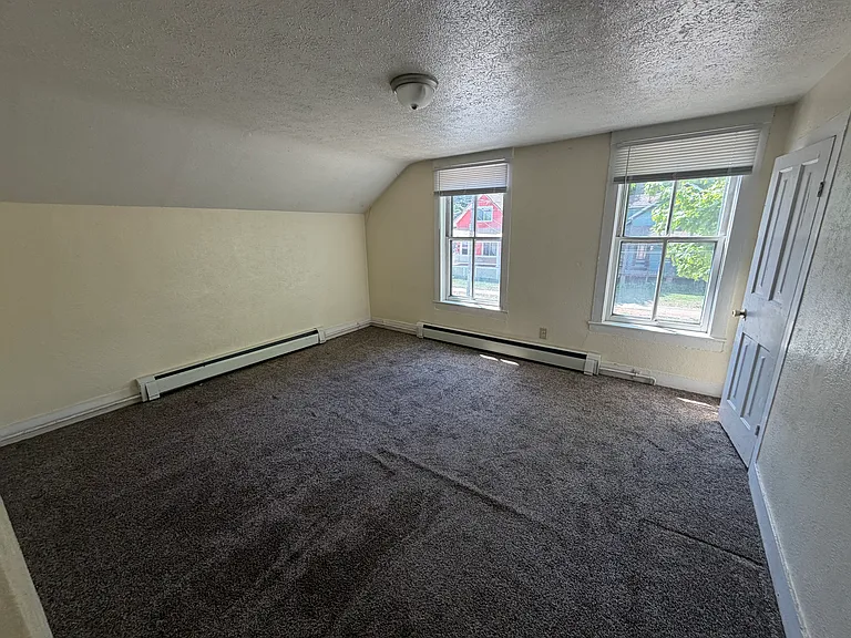 424 W Baraga Ave #B — Photo 6