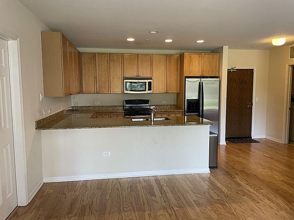 5th image of 7757 Van Buren St #2-212
