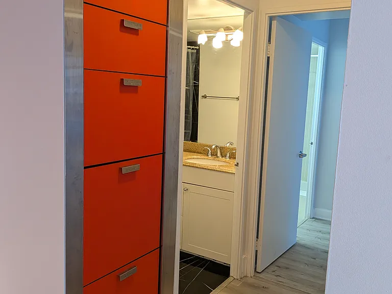 92 King St E #805 — Photo 18