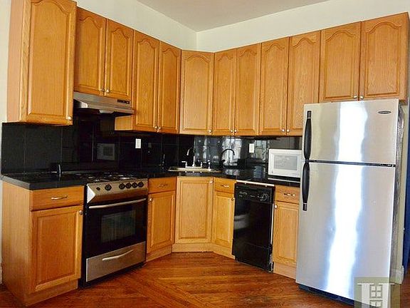 5th image of 458 Clinton Ave #3