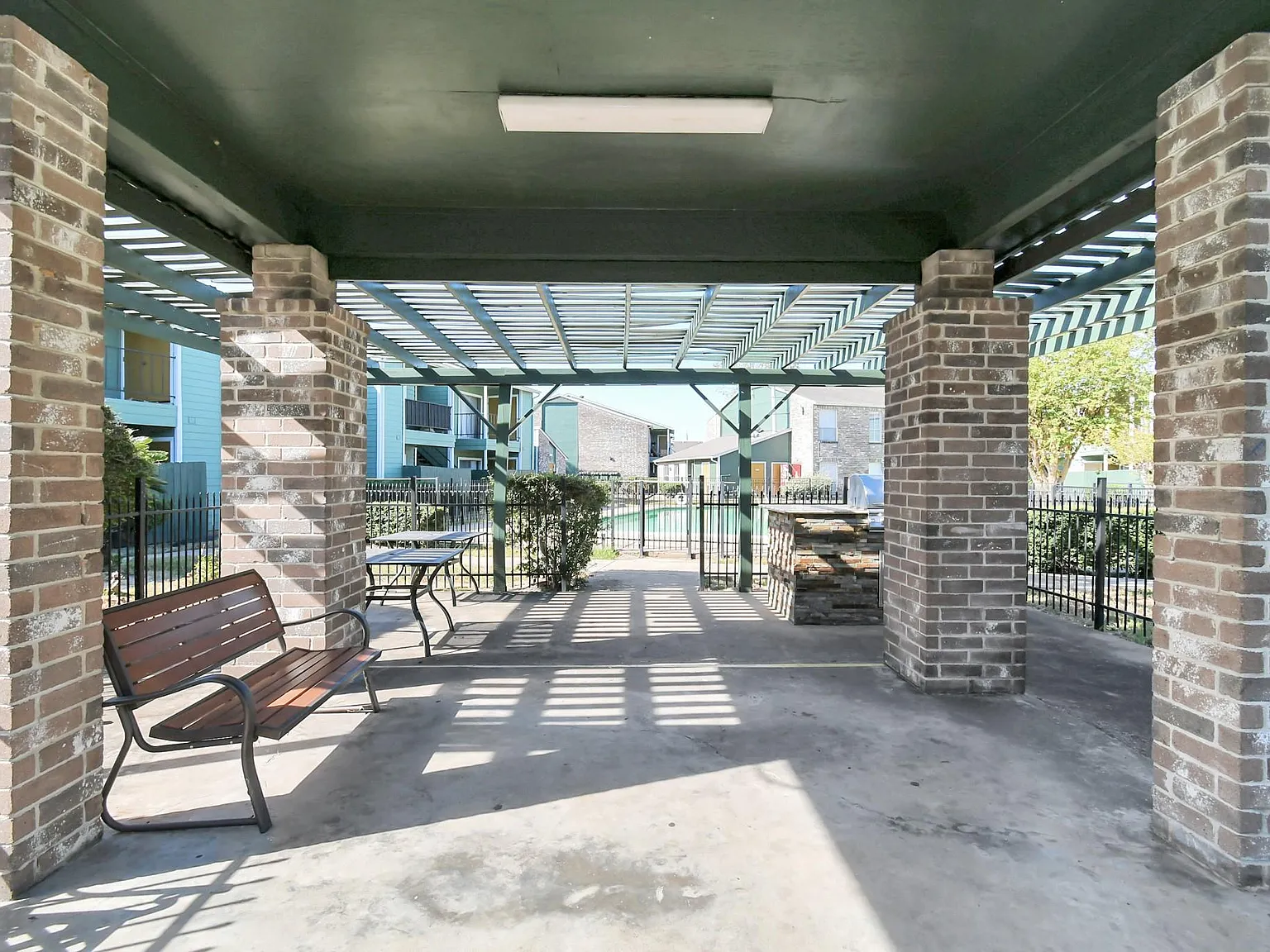 1 bed, 1.0 bath, 575 sqft, $715 — Photo 2