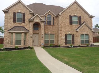 1860 Chuckwagon Dr, Midlothian, TX 76065