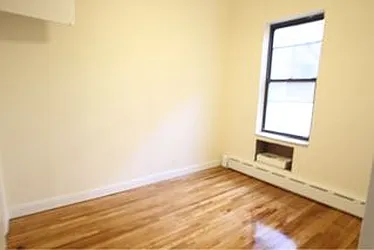 Rented by Robyn Lee, LREB