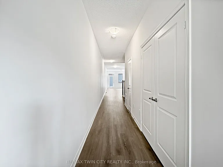 82 Gledhill Cres — Photo 4