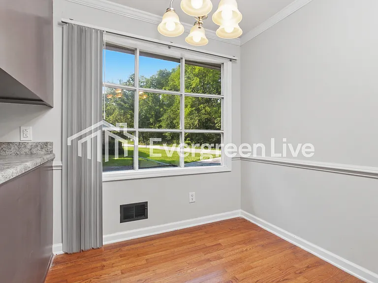 2129 Mary Hill Dr — Photo 5