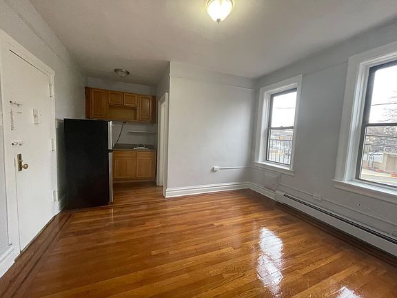 2nd image of 1111 Kennedy Blvd #25E