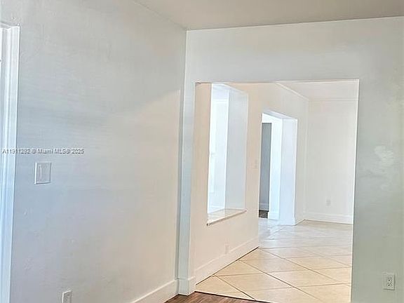 3rd image of 4460 NE 13th Ter #0