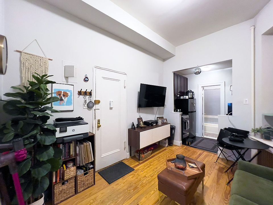 1st image of 71 Thompson St APT 1B