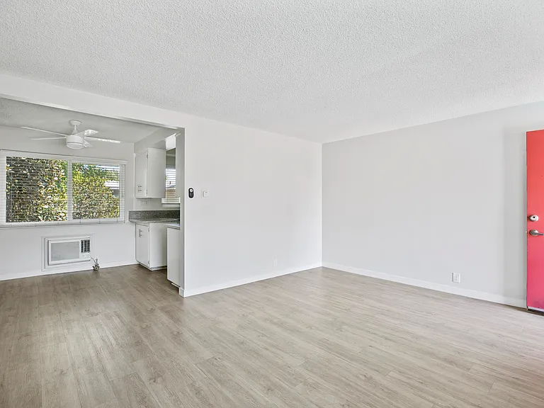 Huntington Villas — Photo 26