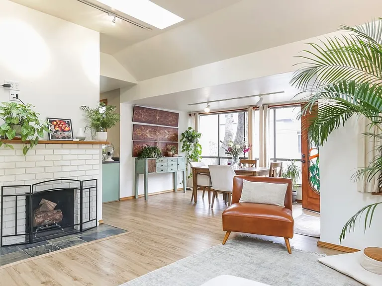 31 Highland St — Photo 2