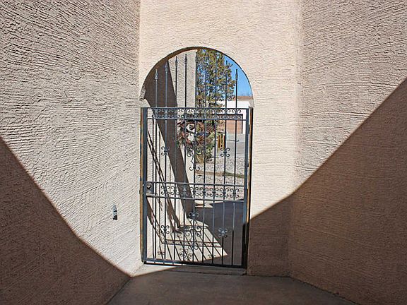 3rd image of 1113 Calle Del Valle Pl