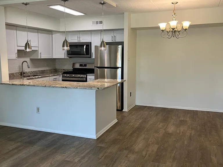 6202 Hilltop Dr — Photo 3