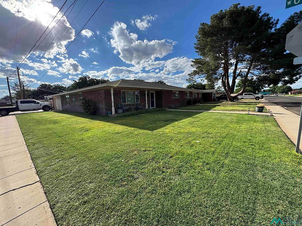 2nd image of 2101 N Adobe Dr