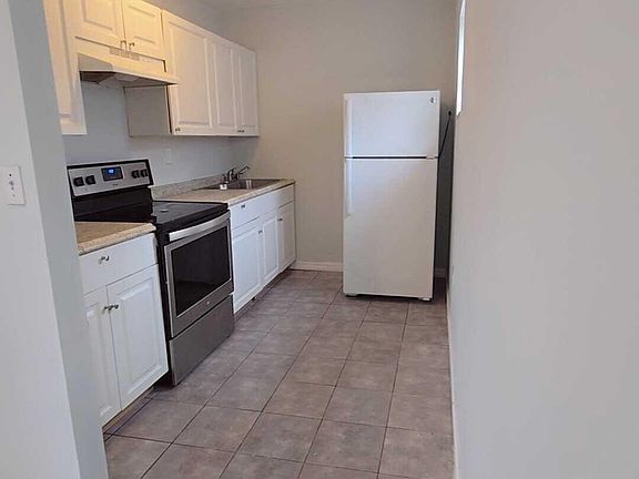 3rd image of 621 NW 5th Ave APT 3