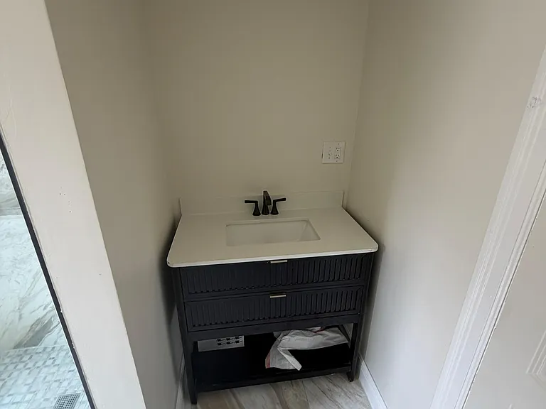 1812 NW 23rd St #1 — Photo 8