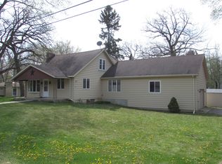 34205 White Oak Dr, Burlington, WI 53105