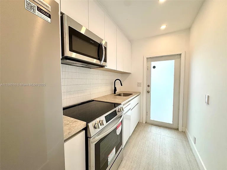 6944 Byron Ave #1 — Photo 5