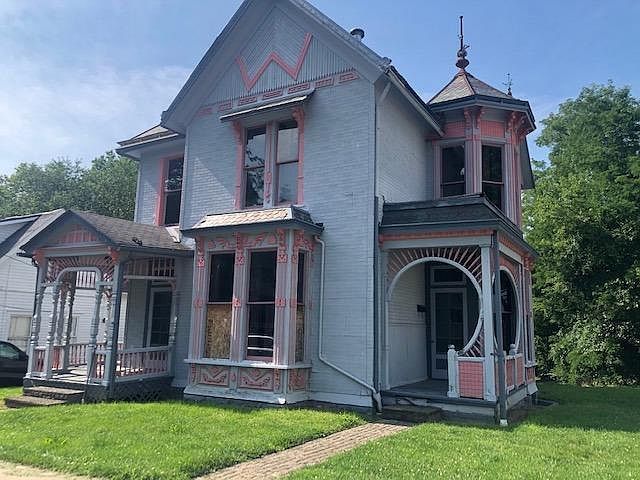 1st image of 281 W Main St