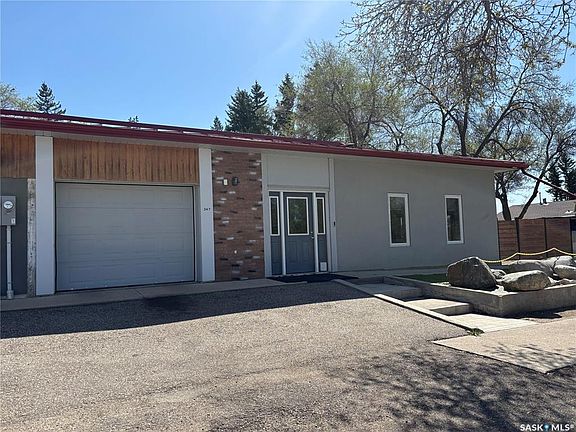 2nd image of 347 Maple AVENUE