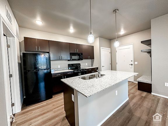 3rd image of 5520 W Success St #4216