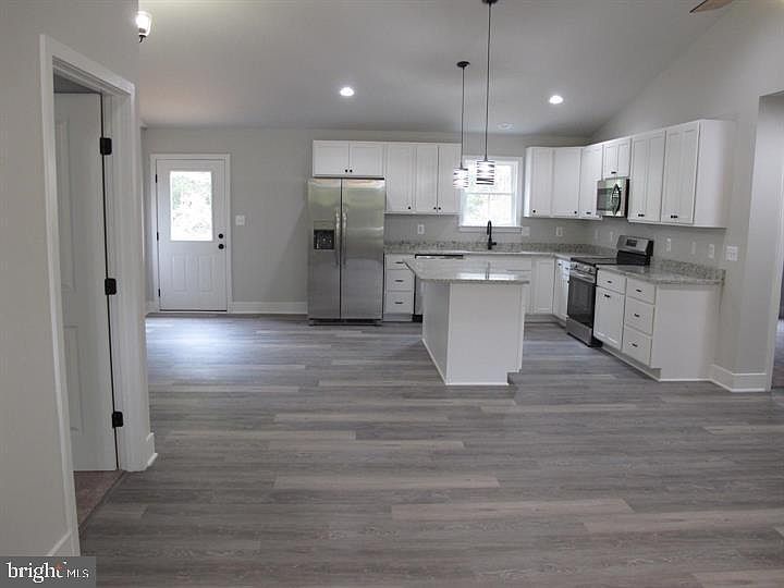 2nd image of 184 Poplar Ln