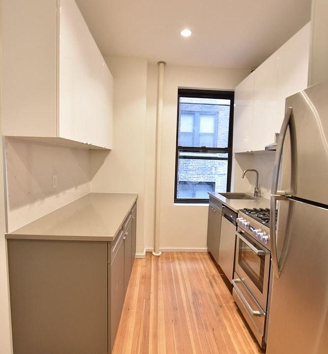 1st image of 256 Seaman Ave #4E