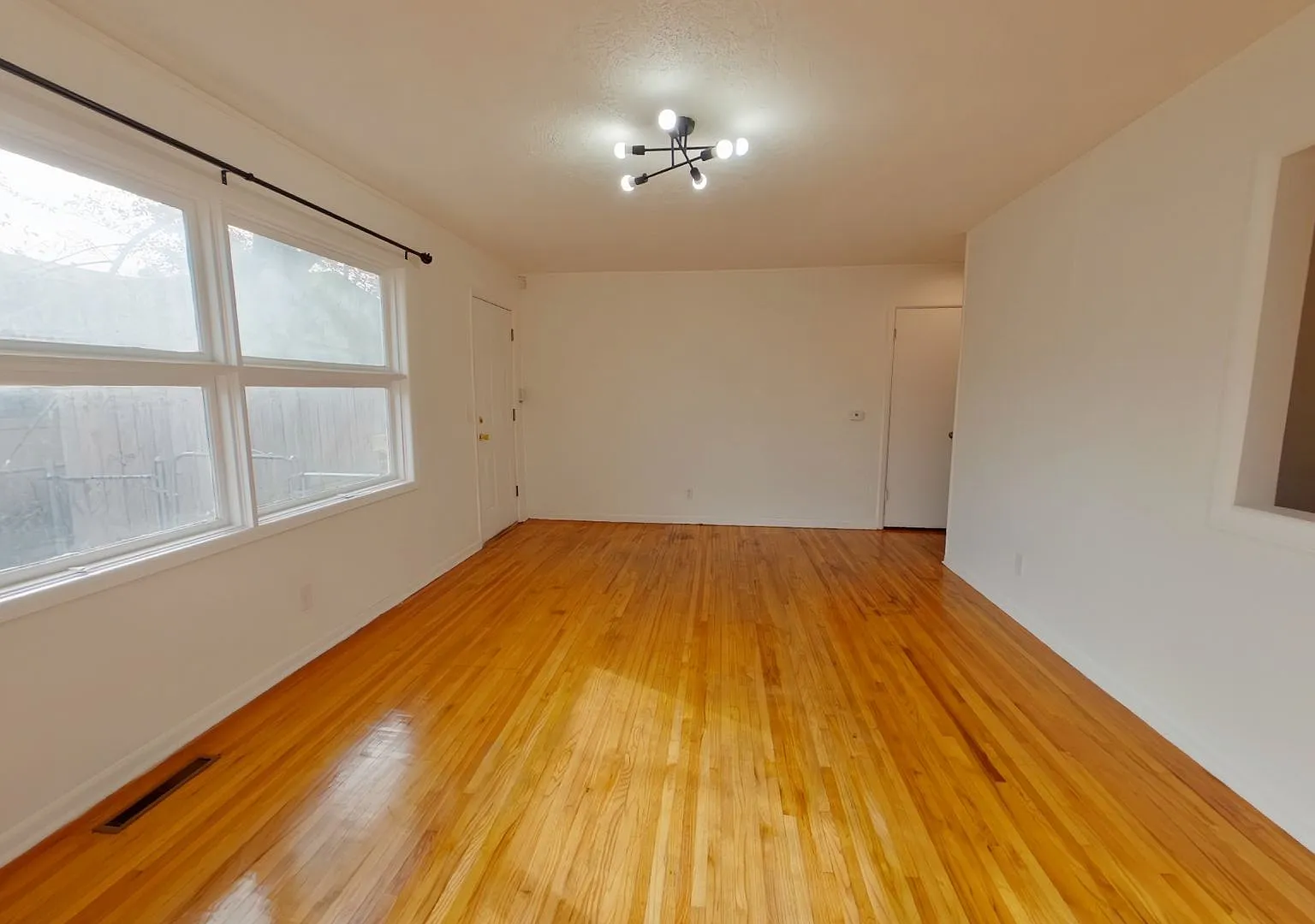 3BR Rental Home — Photo 4