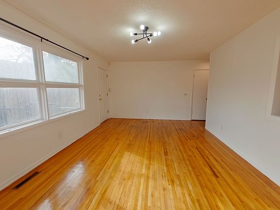 4th image of 2215 S Millwood St