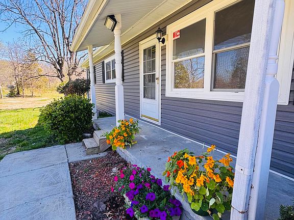 5th image of 138 S Gaylor Rd