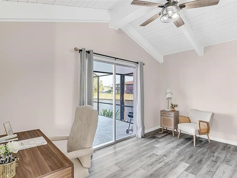 27 Clarendon Ct S — Photo 30