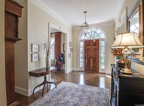 2nd image of 2514 Windsor Crescent Ct