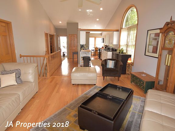 5th image of 3341 Golfview Dr NW