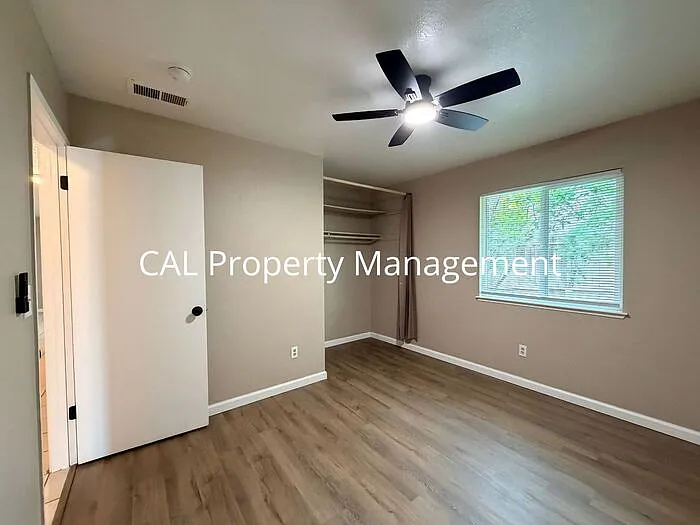 421 Michael Cir — Photo 10