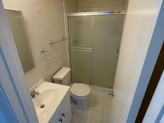 4th image of 419 Cypress Ave #5