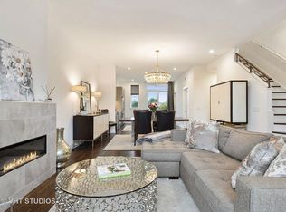 737 W 15th St, Chicago, IL 60607