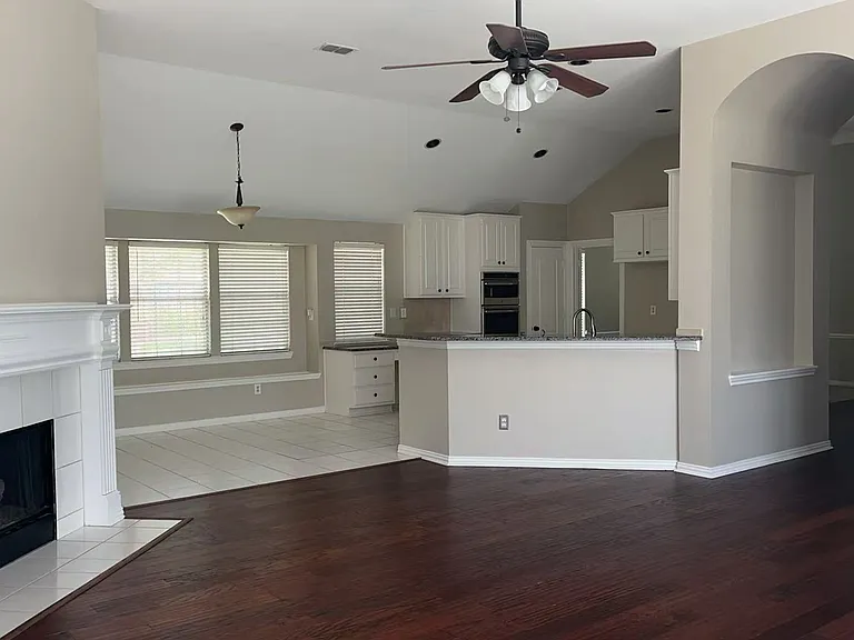 4645 Wales Dr — Photo 5