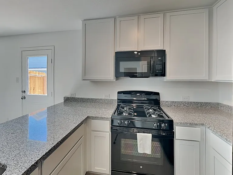 9809 Papillion Way — Photo 5