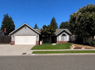 537 Coral St, Tulare, CA 93274